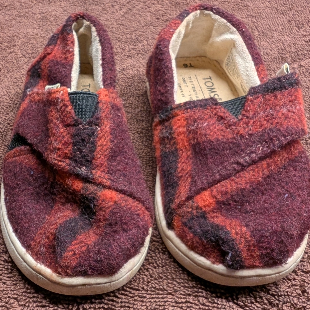 TOMS Kids Plaid Slip-On Shoes - Red and Black